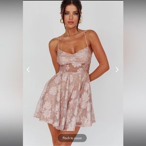 Lace blush dress 🌸